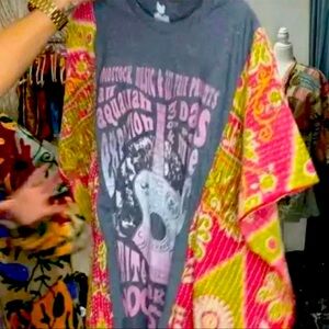 Woodstock graffiti sleeve shirt with embellished sleeves. Hot trend Sz M